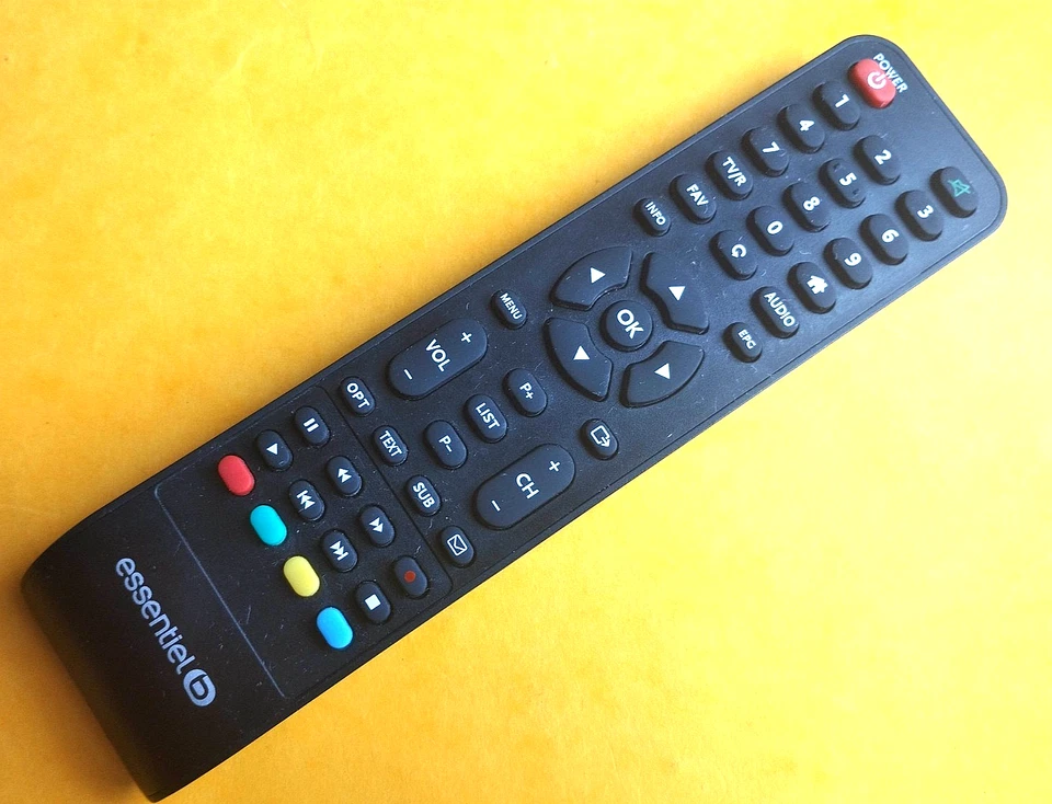 TELECOMMANDE ESSENTIEL B BOULANGER  SAT HD, décodeur SAT TNT canal plus - Photo 1/1