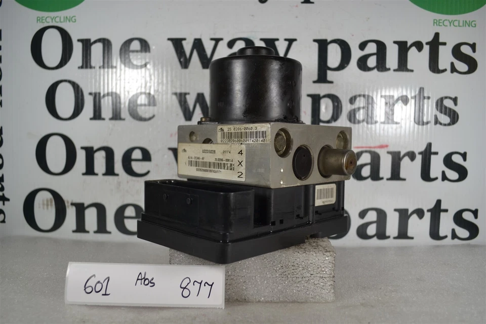 Control bomba freno antibloqueo ABS Ford Expedition 2003-2004 4L142C346AF 6o1 877 Foto 1 de 4