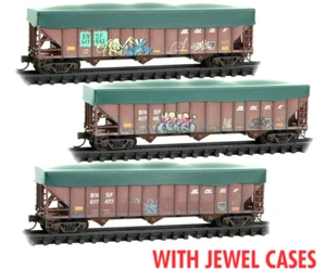 Micro Trains ~ N Scale ~ BNSF Tarp Weathered Open Hoppers ~ 3-Pack ~ 98302252 - Picture 1 of 7