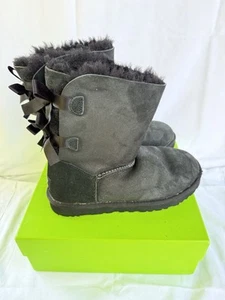 Botas UGG Bailey Bow II negras de gamuza de piel para mujer talla 7- nuevas sin etiquetas - Imagen 1 de 5