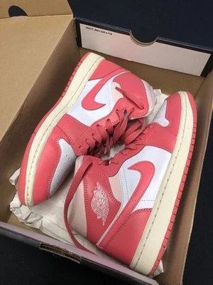 Nike Air Jordan 1 Mid AJ1 Fresas y Crema Mujer Talla 7.5 BQ6472-186 Foto 1 de 4