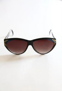 Vintage Black Frame, Dark Grey lenses - Picture 1 of 5