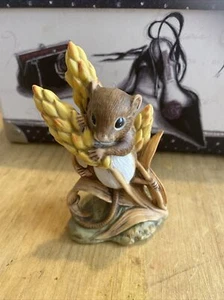 Royal Osborne Field Mouse - Picture 1 of 6
