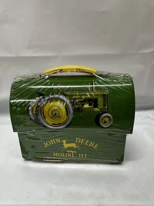 Scatola di latta vintage sigillata John Deere Mini Metal Lunch Box Company Moline IL da collezione - Foto 1 di 5