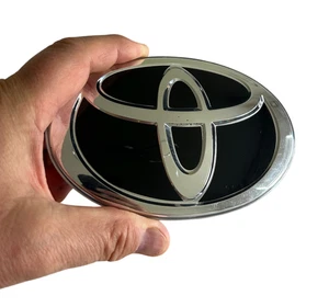 Insignia con logotipo cromado negro emblema de rejilla para Toyota Corolla 2009-2013 - Imagen 1 de 4