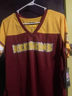 Camiseta deportiva de piel roja rara para mujer Foto 1 de 3