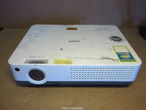Projecteur Sanyo PLC-XW55A XGA 3LCD 2000 LUMENS - Sans télécommande - 521 HEURES - Photo 1/3