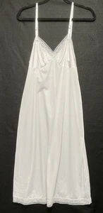 Vintage Vanity Fair White Slip 36 Dress Lingerie Nightgown Lace Nylon M - Picture 1 of 6