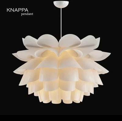 Lámpara colgante de plástico de techo colgante vintage IKEA KNAPAGA accesorio de flor blanca Foto 1 de 4