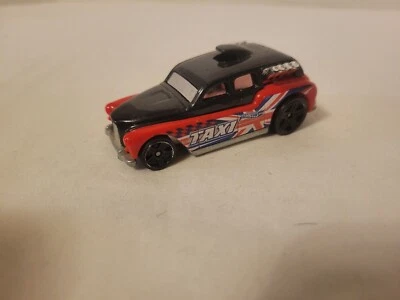 Hot Wheels HW City Works кабина кокни II такси красная черная литая - Изображение 1 из 4