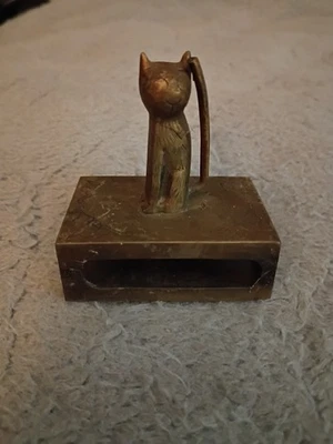 Figura de gato antigua rara cubierta de caja de fósforos de latón chino Foto 1 de 4