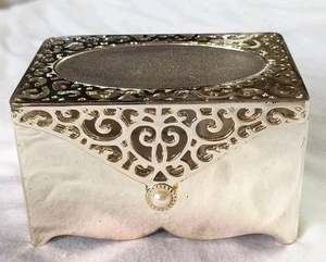 Joyero Things Remembered plateado diseño filigrana forro de terciopelo perlado - Imagen 1 de 11