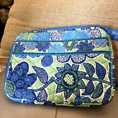 Vera Bradley Sleeve Floral Ipad Tablet E-Reader NEW - Image 1 of 4