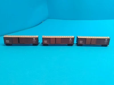 n scale 3 Erie double door boxcars - Image 1 of 4