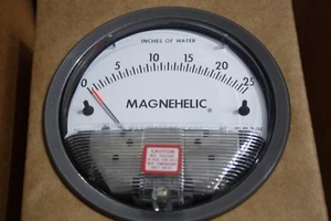 Dwyer Magnehelic Differential Pressure Gauge 2025 - Picture 1 of 7