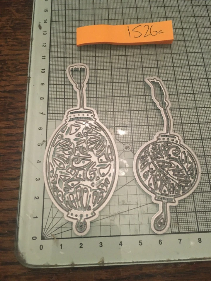 Trimcraft 2 Christmas baubles  die set ref1526a - Image 1 of 1