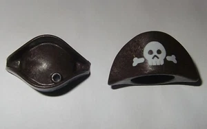 14767, 2x Hut, Zweispitz (mit 1 Loch), klein, dunkelbraun, bedruckt - Picture 1 of 1