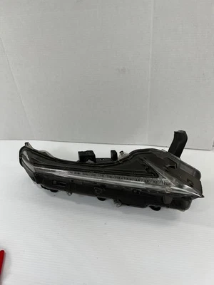 Luz de circulación diurna usada Lexus NX 200t NX300 2015-2021 LADO DEL PASAJERO OEM Foto 1 de 4