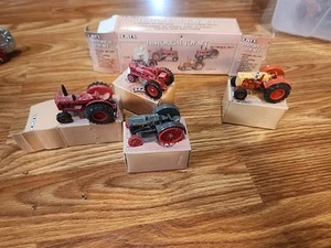 1989 ERTL 1/64 Historical Toy Set Farmall H Case L McCormick WD-9 CASE 600 #4400 - Picture 1 of 6