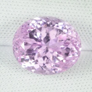 10.23 ct TOP LUSTROUS LIGHT PINK 100% NATURAL KUNZITE - Oval GEMS See Vdo 4C - Picture 1 of 3
