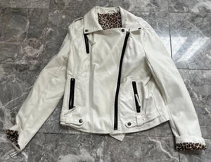 Paparazzi Faux Leather White Jacket with leopard Lining sz med - Picture 1 of 10