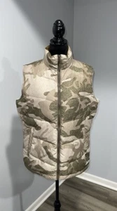 Cabela's For Women camouflage pattern Puffer Vest size Medium Outdoors hunting - Picture 1 of 16