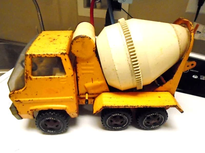 1970's- Pressed Steel Tonka Construction Cement Mixer Toy Truck in yellow - Image 1 of 4