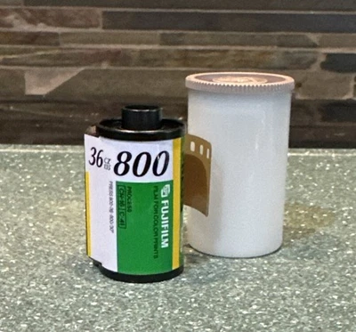 Película para cámara Fujicolor Superia X-TRA 800 36 Exp 35MM - Caducada Foto 1 de 2