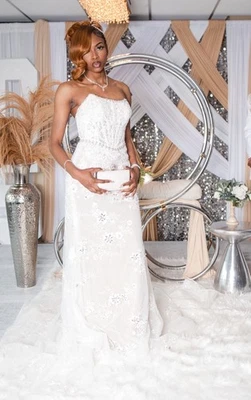 Vestido de novia sin tirantes escote corazón encaje con corsé espalda, tren Foto 1 de 4