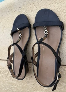 size 9 vionic dress sandal black / natural wedge gold slide V's ladies - Picture 1 of 6