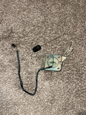 Módulo medidor de combustível 1984-1986 Honda CB700S Nighthawk transmissor de nível de combustível - Imagem 1 de 3