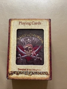 Fluch der Karibik Spielkarten Disneyland Walt Disney World im Hartschalenkoffer - Bild 1 von 6
