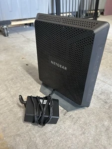 NETGEAR Nighthawk AC1900 Kabel WiFi Modem Router DOCSIS 3.0 - Zdjęcie 1 z 3