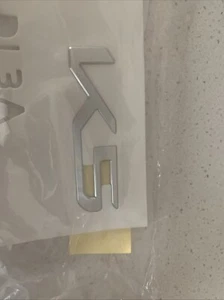 Genuine Kia Nameplate 86310-L3300 - Picture 1 of 3