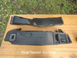 Nissan Serena C25 2005-2010 Bodenhöhe Heizungskanal hinten - Bild 1 von 1