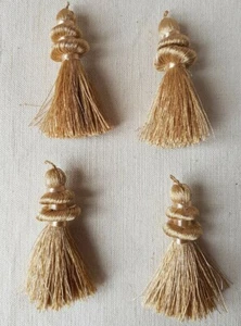 PASSEMENTERIE HOULES 2 PAIRE POMPONS FRANGE COULEUR DORE REF 15PPD - Foto 1 di 2