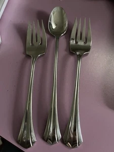 Oneida Rushmore Stainless Flatware Salad Forks + Iced Tea Spoon 3 Piece Set - Picture 1 of 3