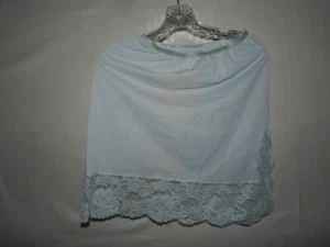 Damen Slip Größe Petite 8-10 babyblau Spitze besetzt 1/2 Slip Vanity Fair - Bild 1 von 4