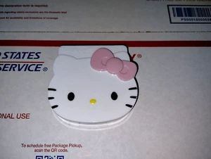 The Cream Shop X Hello Kitty Limited Edition Kompaktspiegel für unterwegs. - Bild 1 von 3