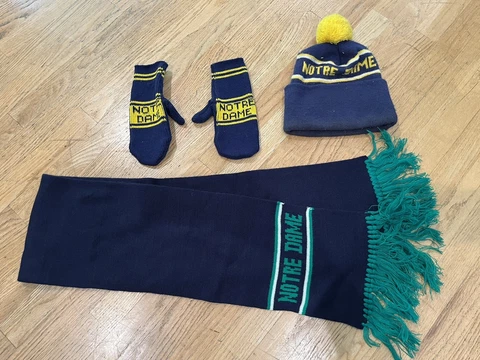 Vintage NOTRE DAME Football Hat Beanie Gloves Mittens Scarf Fighting Irish Cover