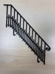 DAMAGED RAILING MISSING POST 1:12 Scale Dollshouse Angled Stair Railing (T167AS) - Picture 1 of 1
