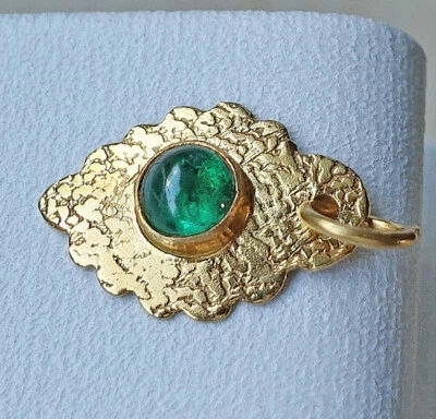 Elegant Gelbgold Anhänger aus 750 18kt Gold mit Smaragd Cabochon Smargde ♦️ 8709 - Bild 1 von 4