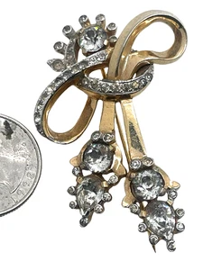 Spilla vintage elegante firmata MAZER cristallo strass inserto "pendente" - Foto 1 di 3