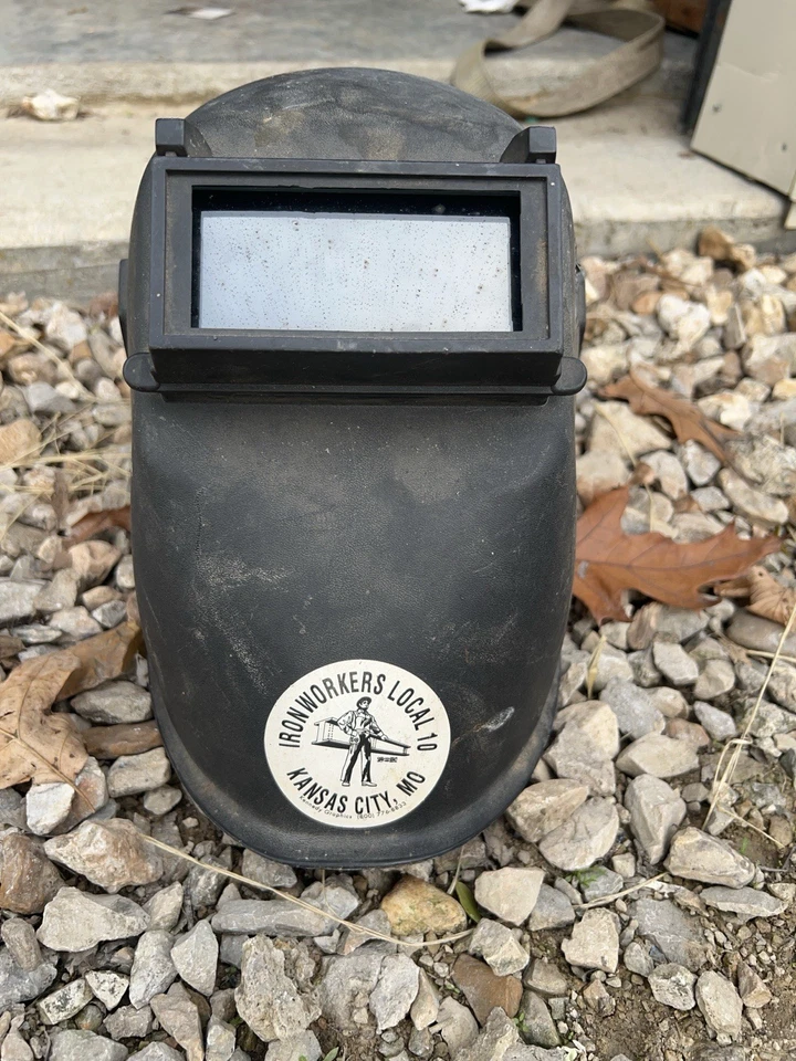 •casco de soldadura negro usado - kt industries inc. Solo usado un puñado de veces Foto 1 de 2