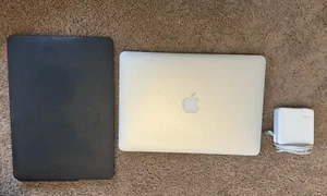 Apple MacBook Pro (13-inch, Late 2013) 8 GB RAM, 256 GB Storage - Picture 1 of 9