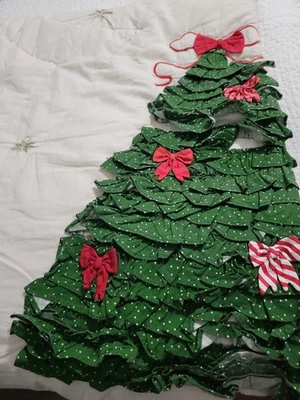 West Elm Kids Christmas Bow F/Q Quilt Christmas Trees & Bows - Image 1 of 4