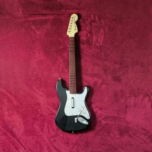 Rock Band Fender Stratocaster Harmonix NWGTS2 Wii Gitarre - ohne Dongle - Bild 1 von 15