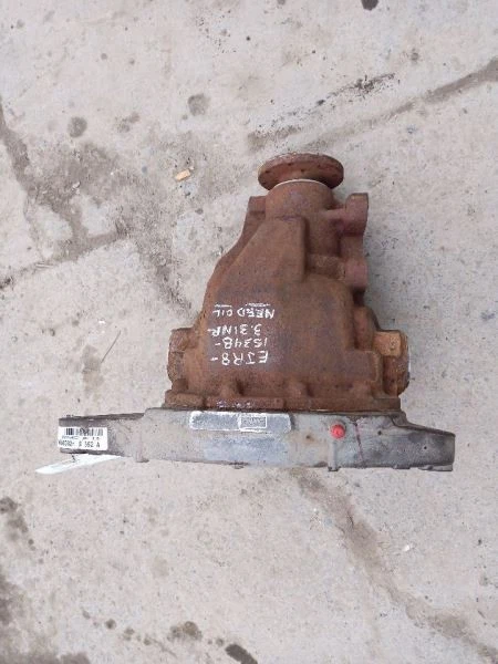 3.31 Ratio Rear Carrier from 2017 Ford Expedition 9483304 Foto 1 de 4