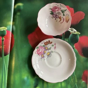 Vintage Paragon Rose Bouquet Tea Cup & Saucer Floral Bouquet Pink Scalloped Edge - Picture 1 of 14