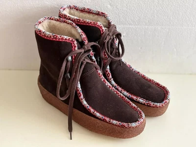 Clarks Ladies Jez Cute Ebony Suede Fur Laned Lace Up Boots UK SIZE 3 D SALE - Image 1 of 2